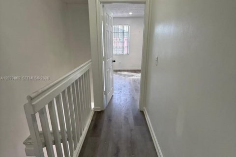 Adosado en alquiler en Lauderhill, Florida, 3 dormitorios, 144.93 m2 № 2078069 - foto 6
