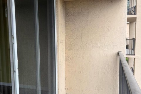 Снять в аренду кондоминиум в Уэст-Палм-Бич, Флорида 4 комнаты, 61.5м2, № 2350998 - фото 13