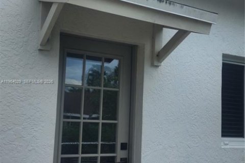 Immobilier commercial à louer à Miami, Floride: 1 chambre № 2025678 - photo 2
