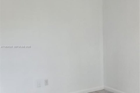 Immobilier commercial à louer à Miami, Floride: 1 chambre № 2025678 - photo 4