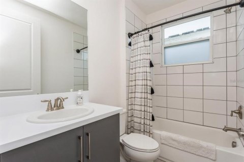 Купить виллу или дом в Уэсли-Чепел, Флорида 10 комнат, 275.08м2, № 2148536 - фото 27