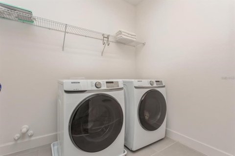 Купить виллу или дом в Уэсли-Чепел, Флорида 10 комнат, 275.08м2, № 2148536 - фото 28