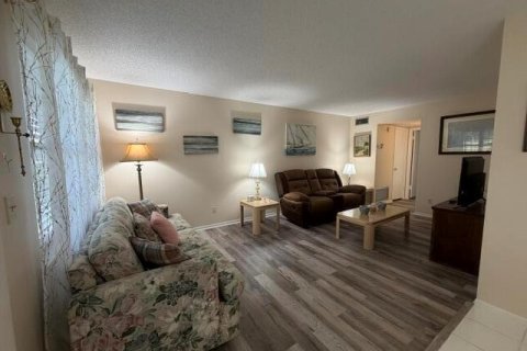 Condo in Vero Beach, Florida, 1 bedroom № 2191077 - photo 15