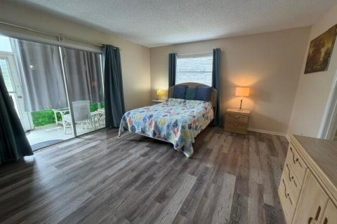Condo in Vero Beach, Florida, 1 bedroom № 2191077 - photo 4