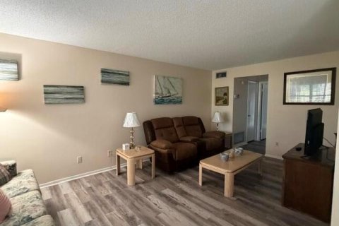 Condo in Vero Beach, Florida, 1 bedroom № 2191077 - photo 5
