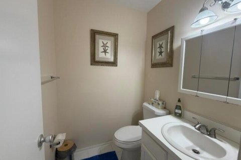 Condo in Vero Beach, Florida, 1 bedroom № 2191077 - photo 13