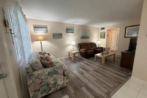 Condo in Vero Beach, Florida, 1 bedroom № 2191077 - photo 7