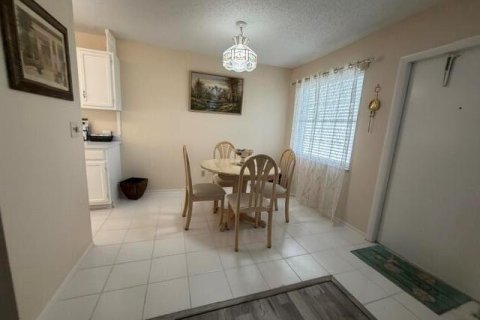 Condo in Vero Beach, Florida, 1 bedroom № 2191077 - photo 17