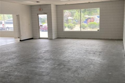 Propiedad comercial en alquiler en Gainesville, Florida, 738.29 m2 № 2106488 - foto 4