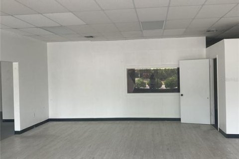 Propiedad comercial en alquiler en Gainesville, Florida, 738.29 m2 № 2106488 - foto 3