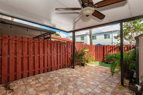 Adosado en venta en Fort Lauderdale, Florida, 3 dormitorios, 119.84 m2 № 2116020 - foto 24