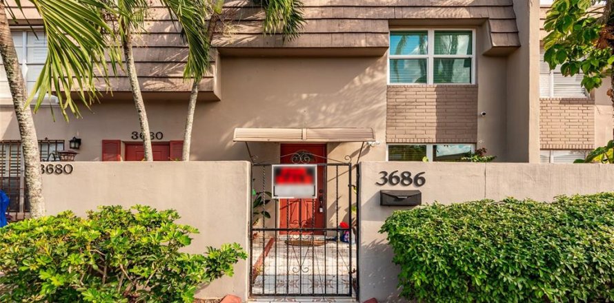 Adosado en Fort Lauderdale, Florida 3 dormitorios, 119.84 m2 № 2116020