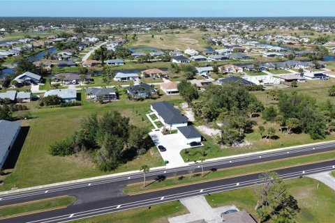 Immobilier commercial à vendre à Rotonda, Floride: 9 chambres, 97.27 m2 № 1419538 - photo 30