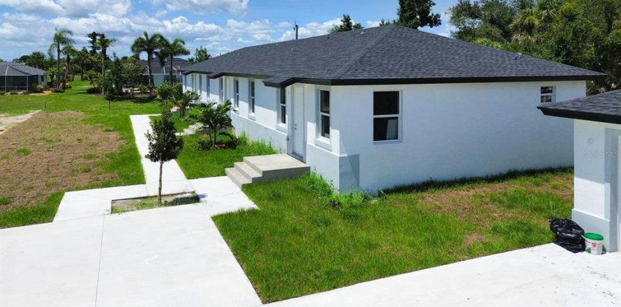 Immobilier commercial à Rotonda, Floride 9 chambres, 97.27 m2 № 1419538