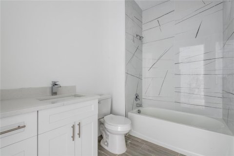 Immobilier commercial à vendre à Rotonda, Floride: 9 chambres, 97.27 m2 № 1419538 - photo 9