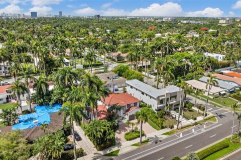 House in Hollywood, Florida 5 bedrooms, 397.71 sq.m. № 1776231 - photo 6
