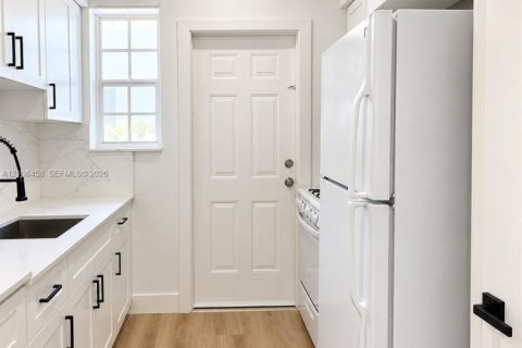 Купить коммерческую недвижимость в Майами-Бич, Флорида 324.97м2, № 2421539 - фото 12