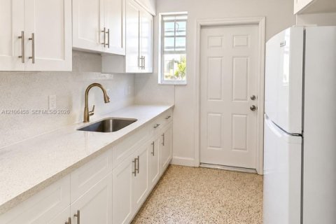 Купить коммерческую недвижимость в Майами-Бич, Флорида 324.97м2, № 2421539 - фото 10