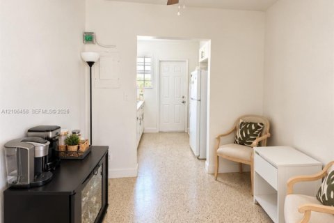 Купить коммерческую недвижимость в Майами-Бич, Флорида 324.97м2, № 2421539 - фото 9