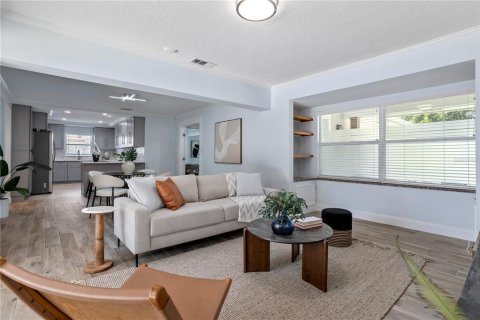 Casa en venta en Maitland, Florida, 3 dormitorios, 202.06 m2 № 2119579 - foto 19
