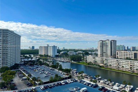 Copropriété à vendre à Sunny Isles Beach, Floride: 1 chambre, 92.07 m2 № 1967699 - photo 25