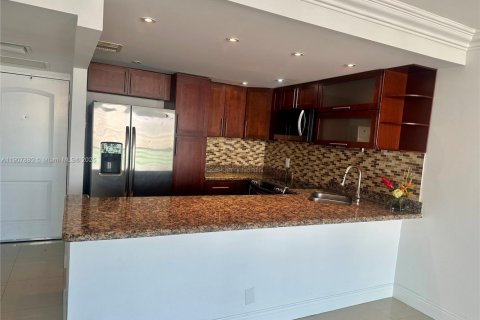 Copropriété à vendre à Sunny Isles Beach, Floride: 1 chambre, 92.07 m2 № 1967699 - photo 6