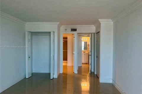 Copropriété à vendre à Sunny Isles Beach, Floride: 1 chambre, 92.07 m2 № 1967699 - photo 15