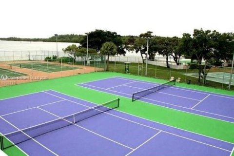 Copropriété à vendre à Sunny Isles Beach, Floride: 1 chambre, 92.07 m2 № 1967699 - photo 30