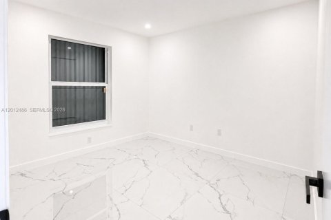 House in Miami Gardens, Florida 3 bedrooms, 105.91 sq.m. № 2076145 - photo 20