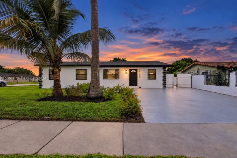 Casa en Miami Gardens, Florida 5 dormitorios, 200.67 m2 № 2374809