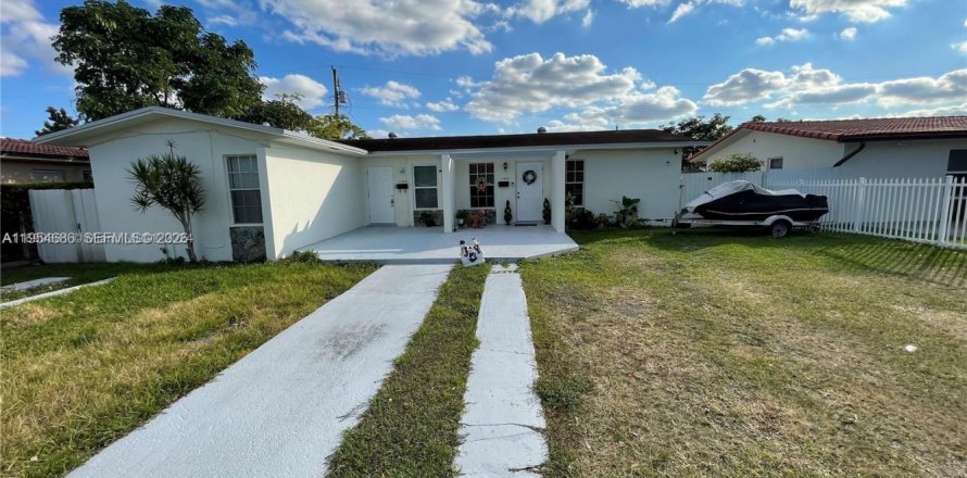 Casa en Sweetwater, Florida 3 dormitorios, 156.82 m2 № 2054980
