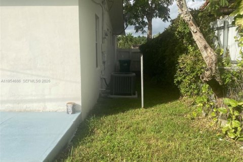 Casa en alquiler en Sweetwater, Florida, 3 dormitorios, 156.82 m2 № 2054980 - foto 18