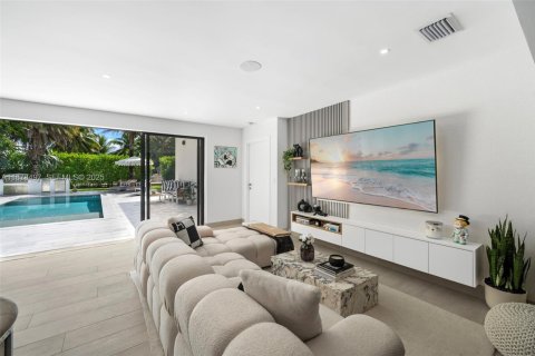 Купить виллу или дом в Майами-Бич, Флорида 4 спальни, 228.08м2, № 2055168 - фото 13