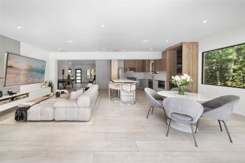 Купить виллу или дом в Майами-Бич, Флорида 4 спальни, 228.08м2, № 2055168 - фото 24