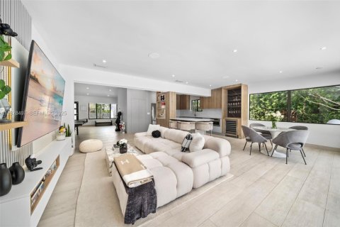 Купить виллу или дом в Майами-Бич, Флорида 4 спальни, 228.08м2, № 2055168 - фото 25