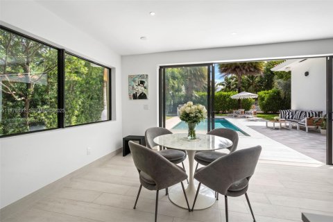 Купить виллу или дом в Майами-Бич, Флорида 4 спальни, 228.08м2, № 2055168 - фото 22