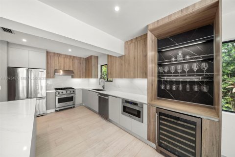 Купить виллу или дом в Майами-Бич, Флорида 4 спальни, 228.08м2, № 2055168 - фото 19