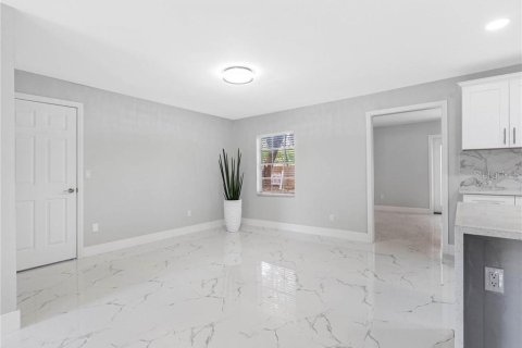 House in Tampa, Florida 3 bedrooms, 144.93 sq.m. № 1822382 - photo 10