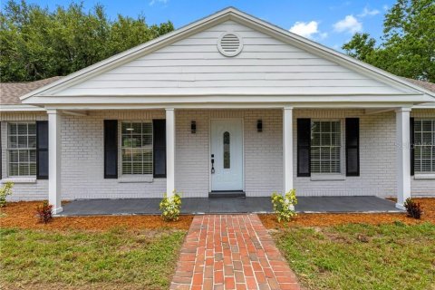 House in Tampa, Florida 3 bedrooms, 144.93 sq.m. № 1822382 - photo 2