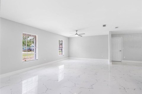 House in Tampa, Florida 3 bedrooms, 144.93 sq.m. № 1822382 - photo 9