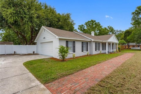 House in Tampa, Florida 3 bedrooms, 144.93 sq.m. № 1822382 - photo 1