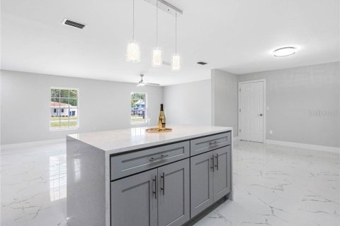 House in Tampa, Florida 3 bedrooms, 144.93 sq.m. № 1822382 - photo 13