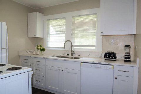 Villa ou maison à louer à Plant City, Floride: 3 chambres, 98.85 m2 № 1901790 - photo 4
