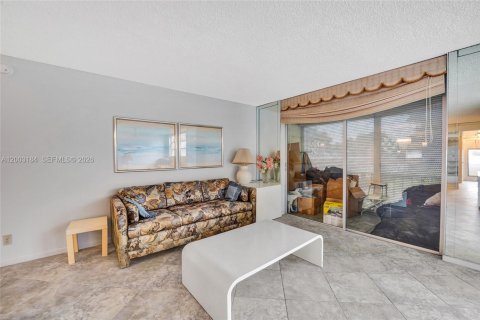 Copropriété à vendre à Pembroke Pines, Floride: 2 chambres, 108.7 m2 № 2076317 - photo 13