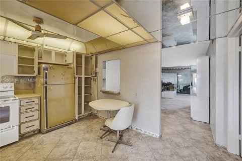 Copropriété à vendre à Pembroke Pines, Floride: 2 chambres, 108.7 m2 № 2076317 - photo 5