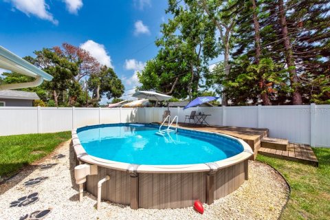 House in Seminole, Florida 3 bedrooms, 136.47 sq.m. № 1786085 - photo 3