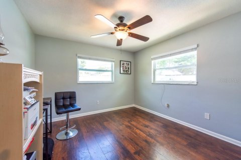 House in Seminole, Florida 3 bedrooms, 136.47 sq.m. № 1786085 - photo 22