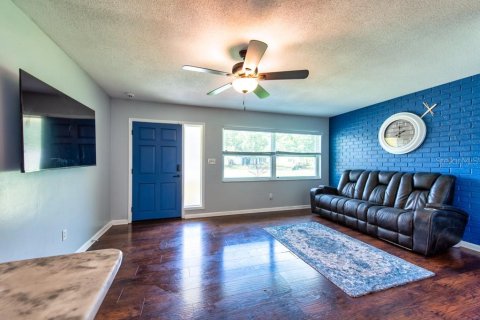 House in Seminole, Florida 3 bedrooms, 136.47 sq.m. № 1786085 - photo 7
