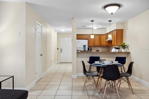 Condo in Gainesville, Florida, 2 bedrooms  № 2142727 - photo 8