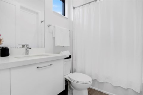 Casa en venta en Doral, Florida, 4 dormitorios, 230.12 m2 № 1964744 - foto 30